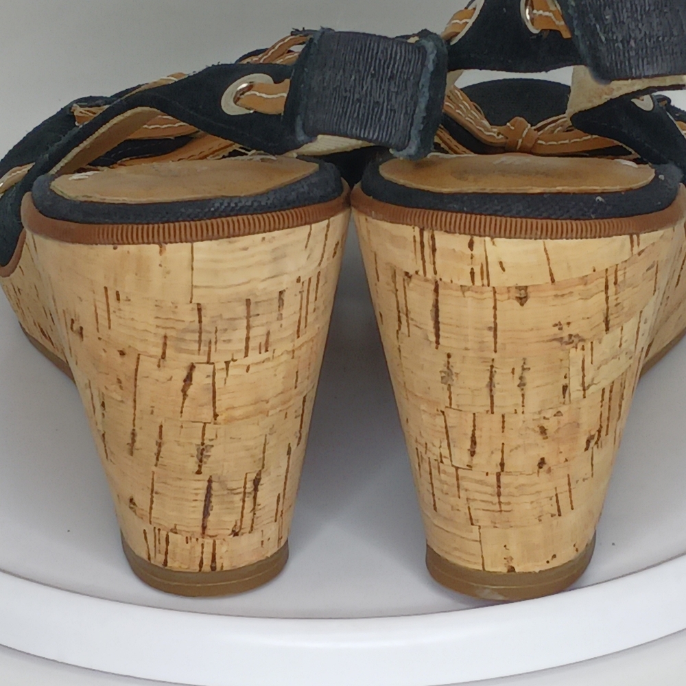 Sperry - Picture 3 of 6
